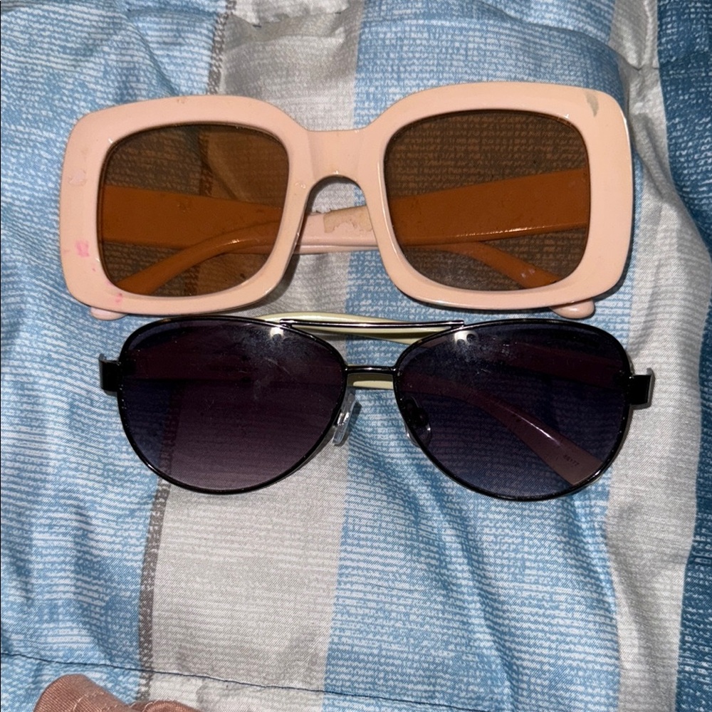 Stylish Pink and Black Sunglasses Set